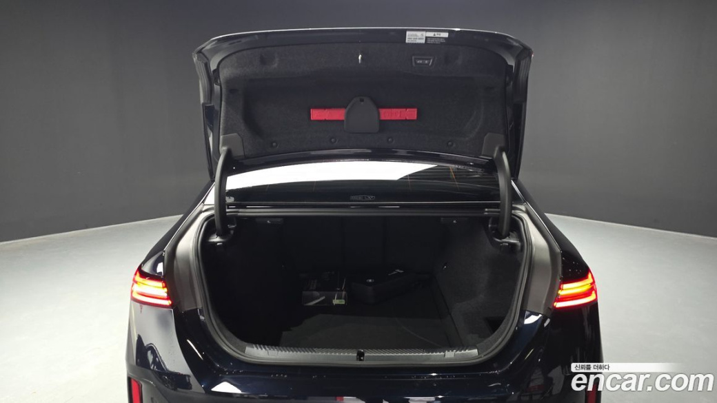 BMW 5-Series 520i M Sport, 2026