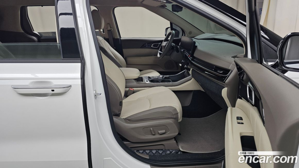 Kia Carnival 7-Seater Gravity, 2025