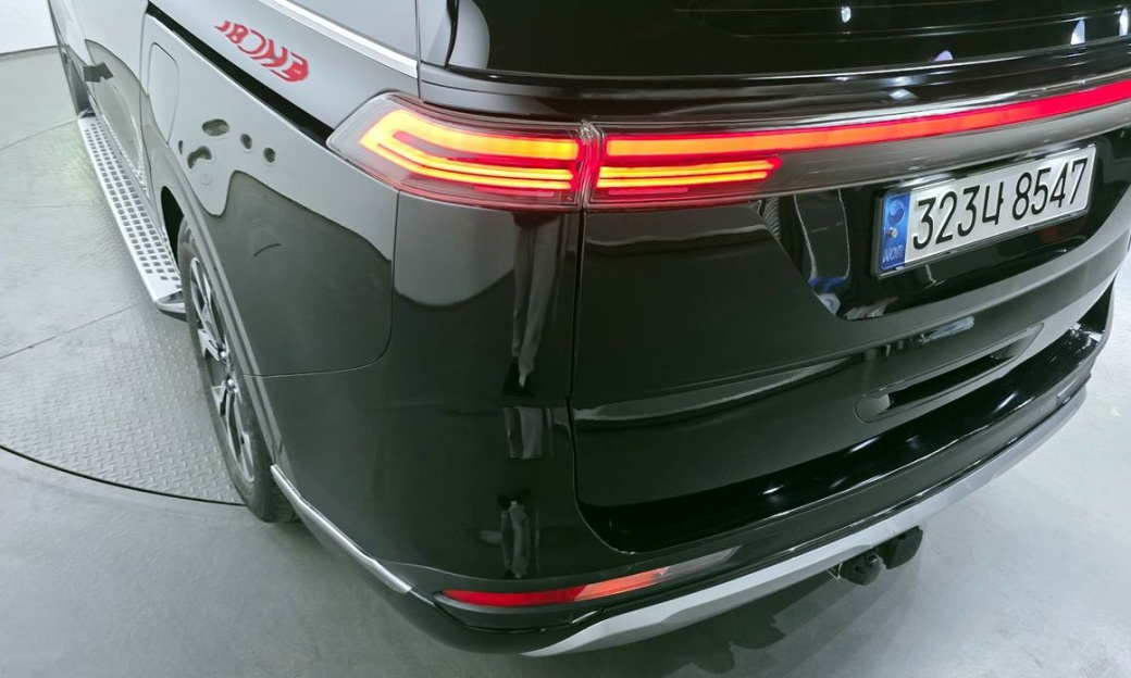 Kia Carnival 9-Seater Hi-Limousine, 2022
