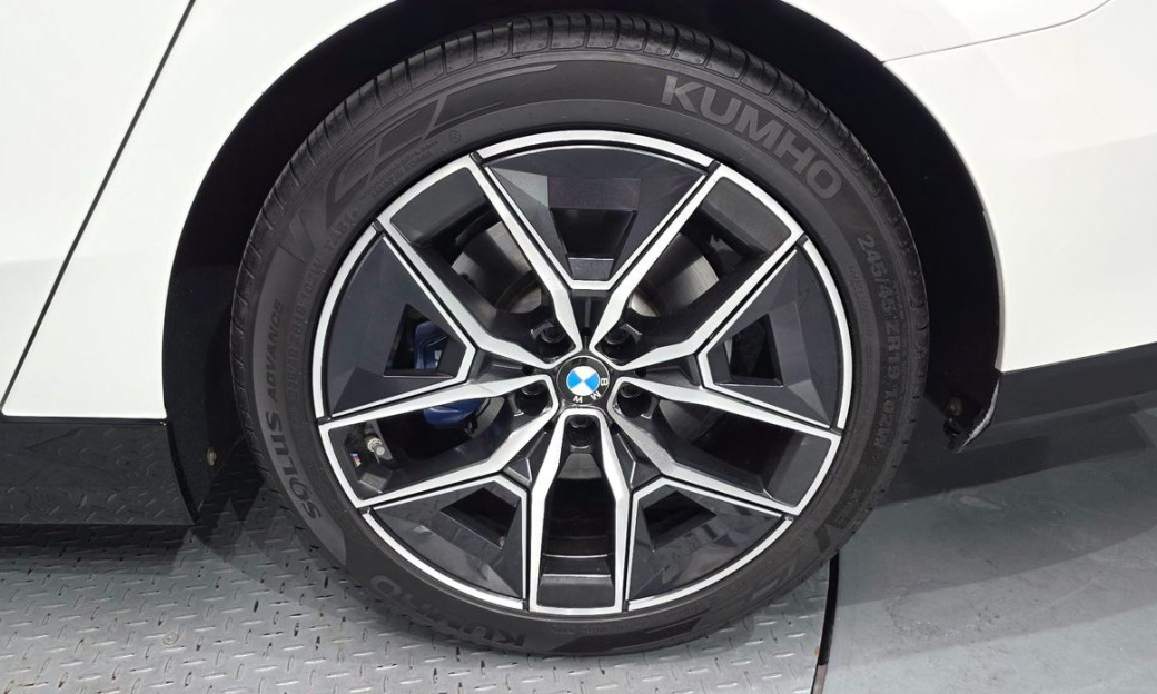 BMW 5-Series 520i M Sport, 2024