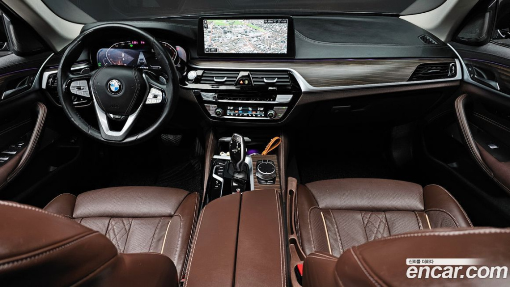 BMW 5-Series 530i xDrive Luxury, 2023