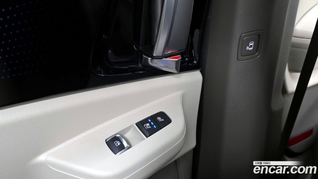 Kia Carnival 9-Seater Gravity, 2025