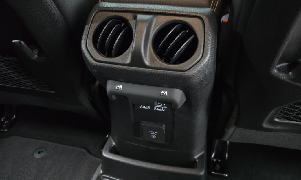 Jeep Wrangler 2.0 Sahara Power Top 4Door, 2025