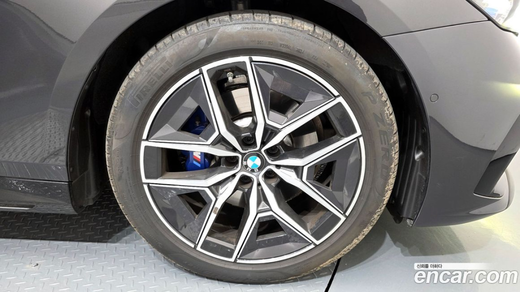 BMW 5-Series 520i M Sport, 2025