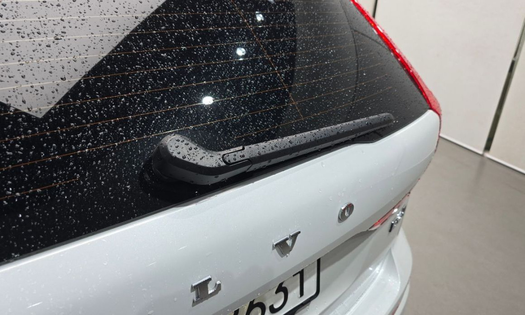Volvo XC60 B6 Ultimate Bright, 2024