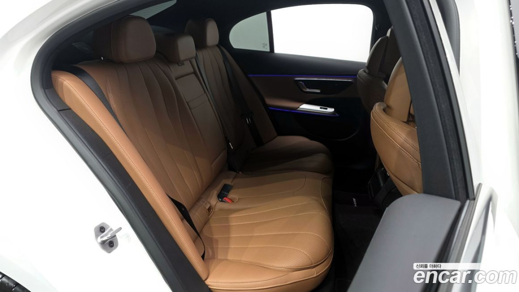 Mercedes-Benz E-Class E200 AMG Line, 2026