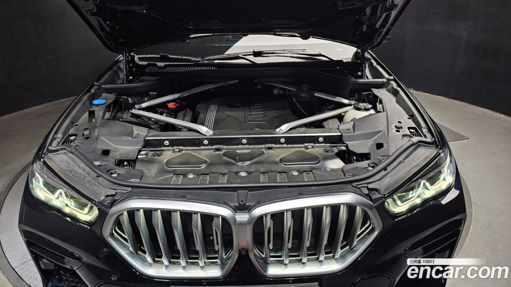 BMW X6 xDrive40i M Sport, 2022