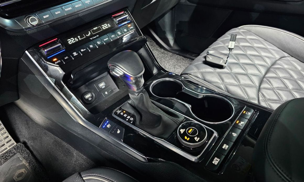 Kia Mohave Diesel 3.0 4WD 6-Seater, 2022