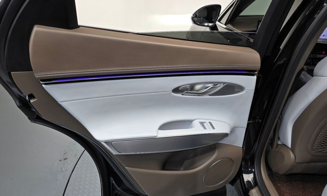 Genesis GV70 2.5T Gasoline 2WD, 2025