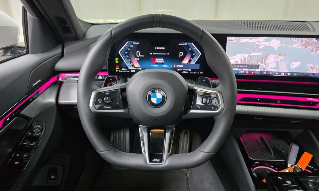 BMW 5-Series 520i M Sport, 2025