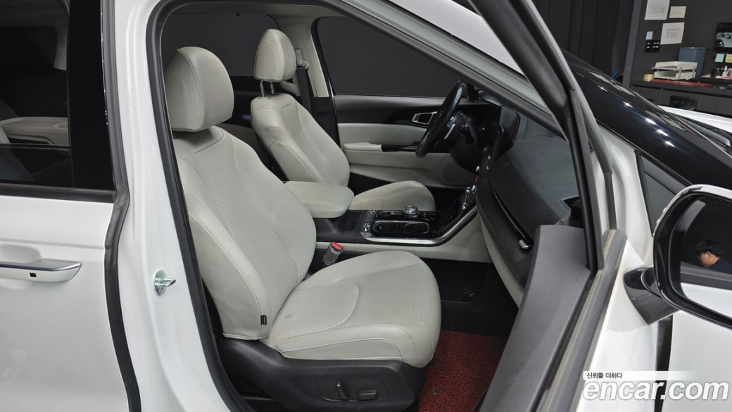 Kia Carnival 9-Seater Signature, 2022