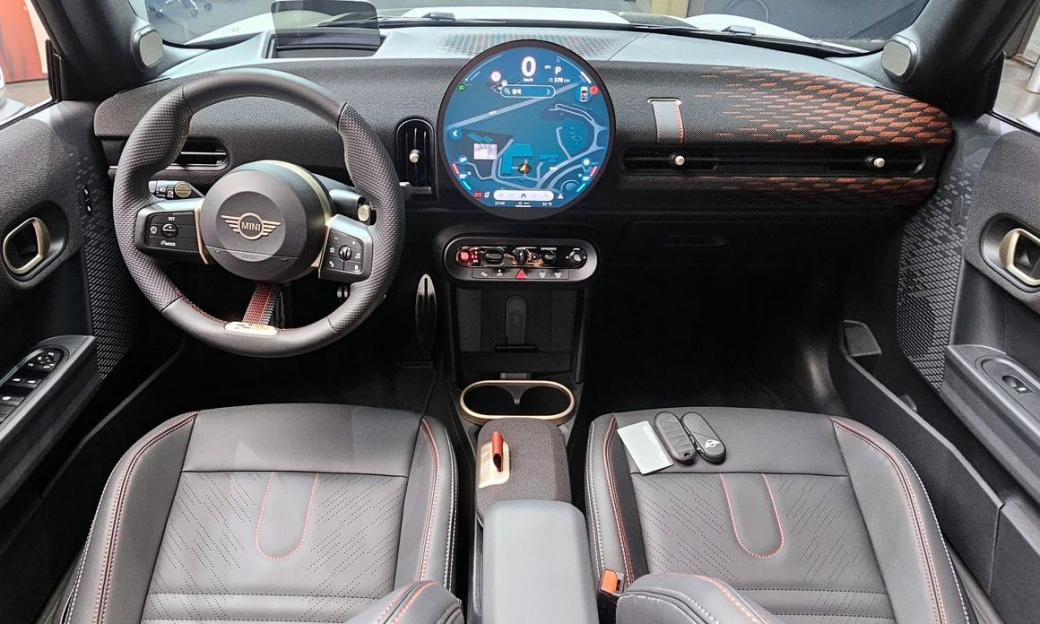 Mini Cooper Convertible JCW, 2026