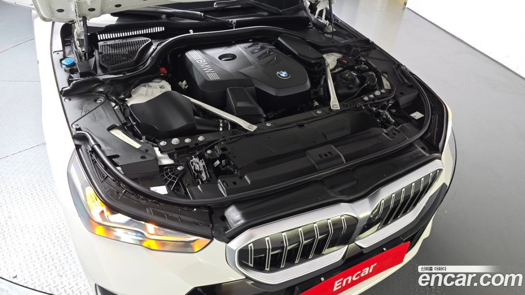 BMW 5-Series 520i M Sport, 2024