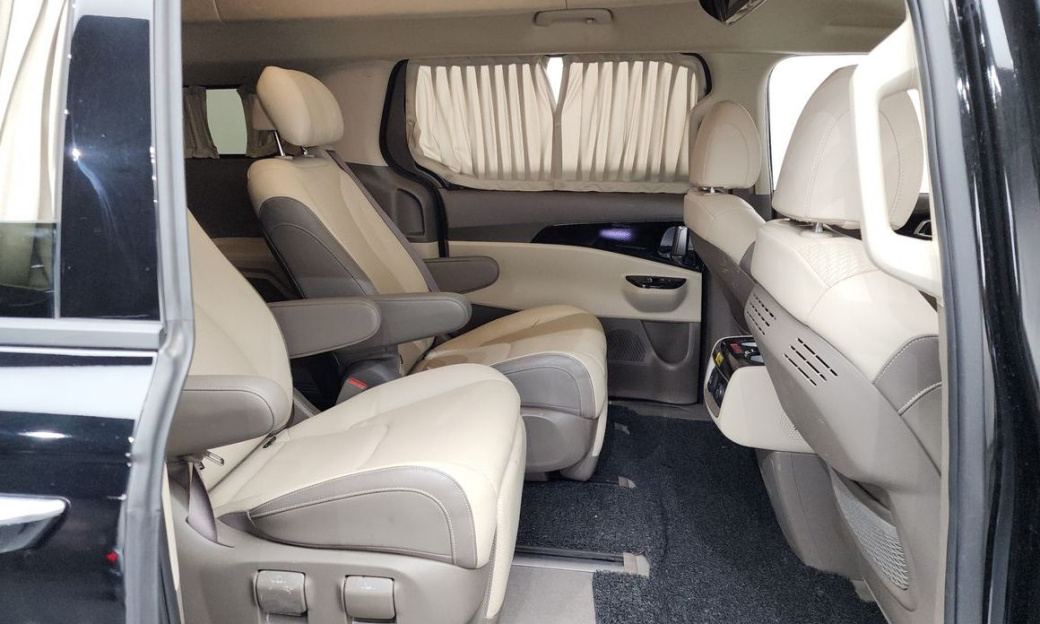 Kia Carnival 7-Seater Hi-Limousine, 2023