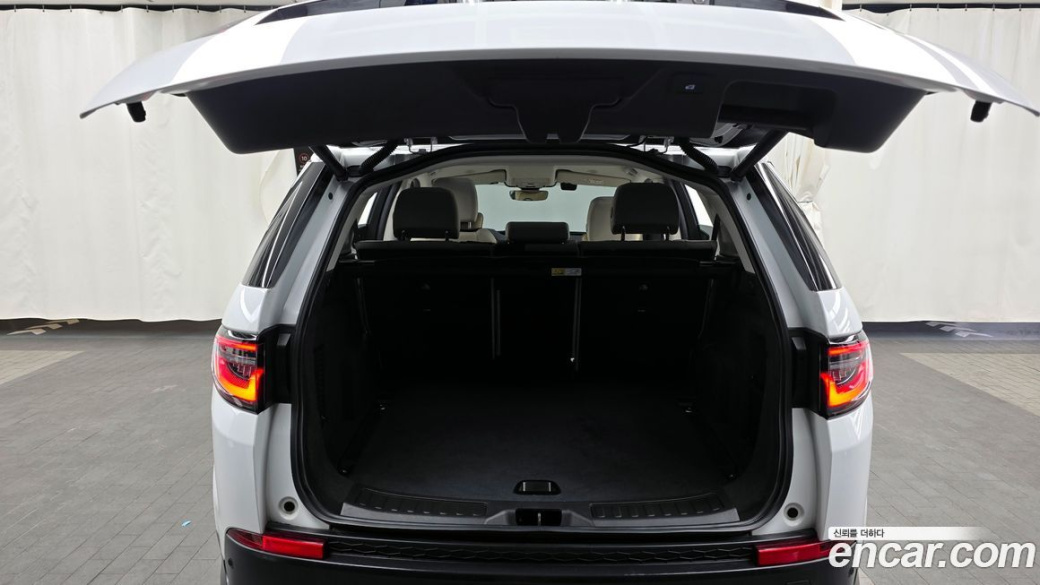 Land Rover Discovery Sport P250 SE, 2023