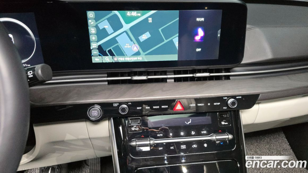 Kia Carnival 7-Seater Signature, 2023