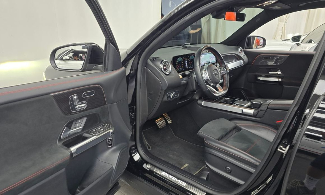 Mercedes-Benz GLB-Class AMG GLB35 4MATIC, 2021