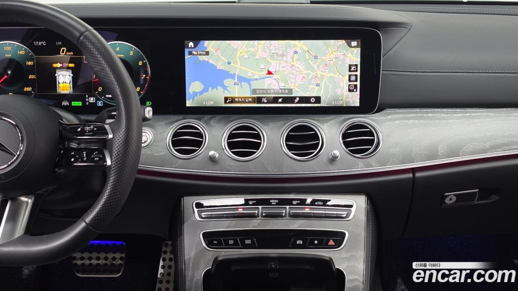 Mercedes-Benz E-Class E350 4MATIC AMG Line, 2023