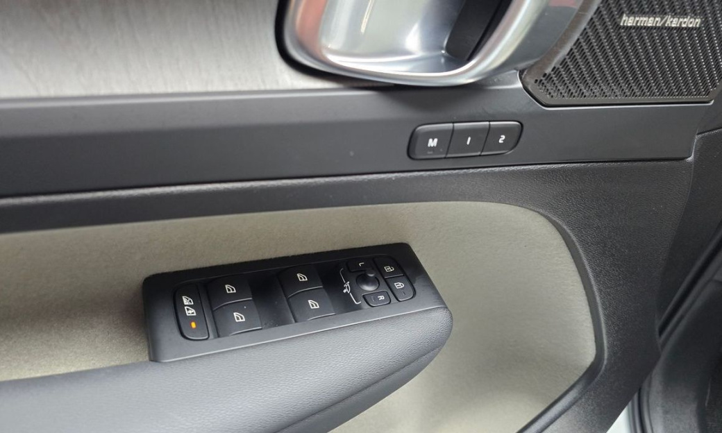 Volvo XC40 B4 Ultra Bright, 2025