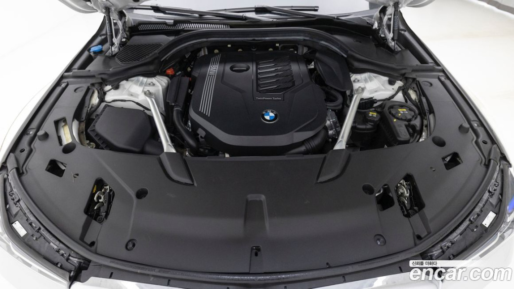 BMW Gran Turismo 640i xDrive M Sport, 2021