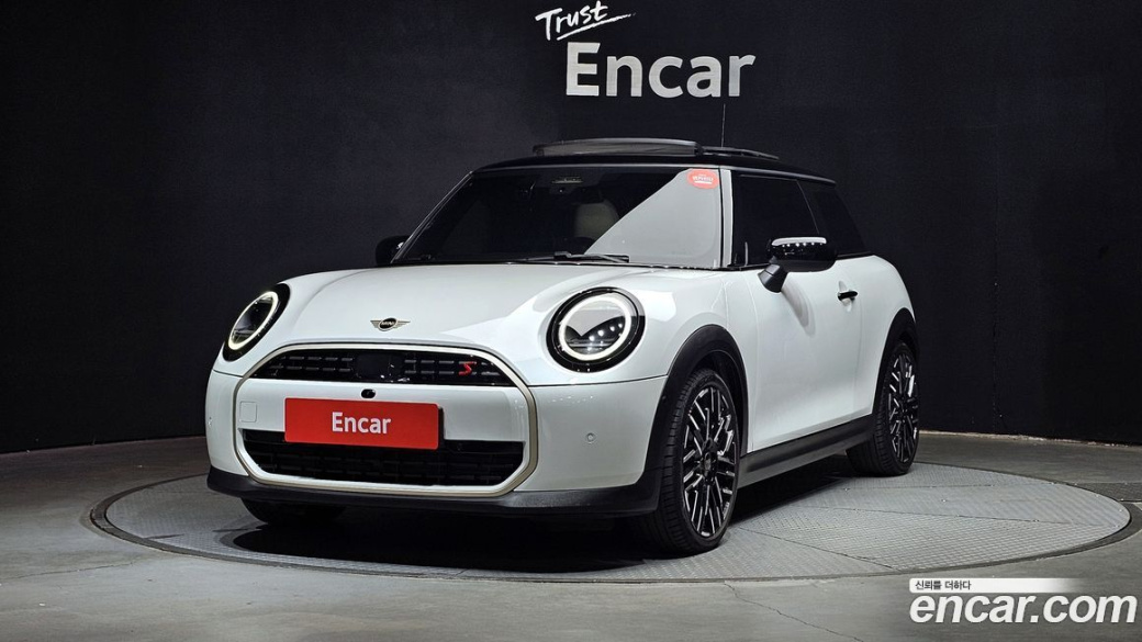 Mini Cooper Favoured, 2025