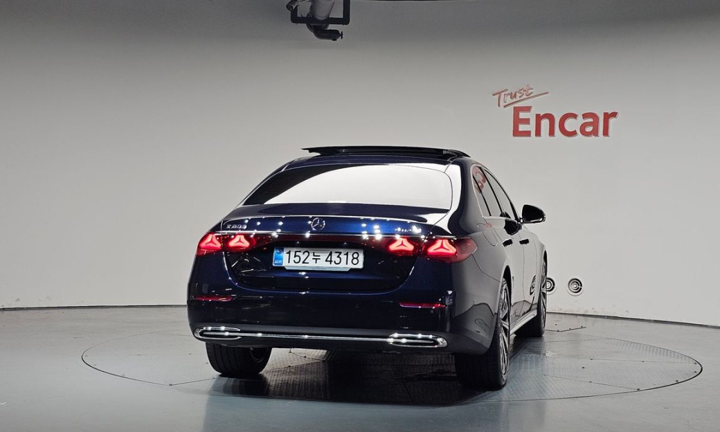 Mercedes-Benz E-Class E300 4MATIC Exclusive, 2024