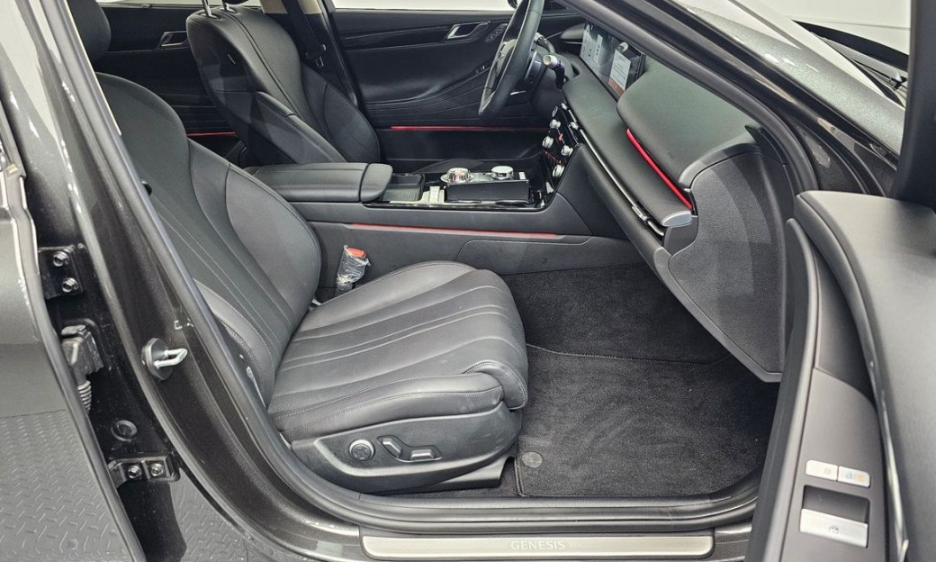 Genesis G80 Gasoline 2.5 Turbo AWD, 2025