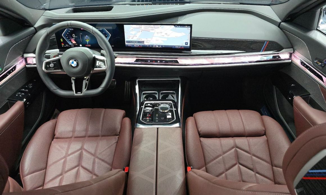 BMW 7-Series 740d xDrive M Sport, 2025