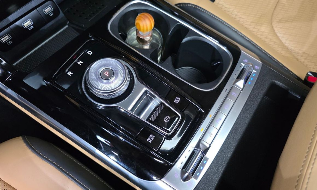 Kia Carnival 9-Seater Signature, 2023