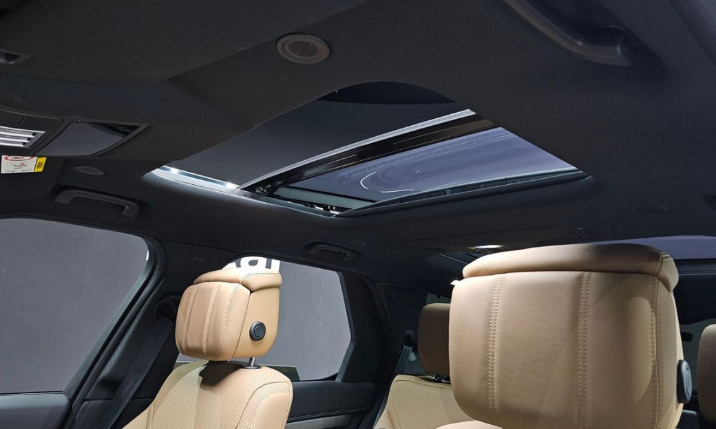 Land Rover Discovery P360 Dynamic HSE, 2024