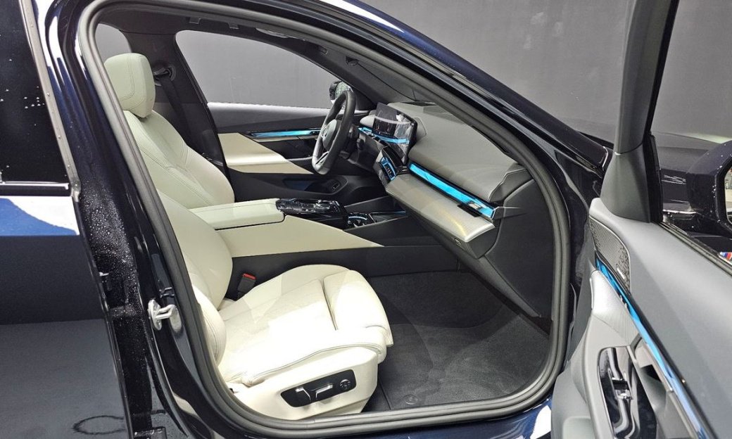 BMW 5-Series 523d M Sport, 2025