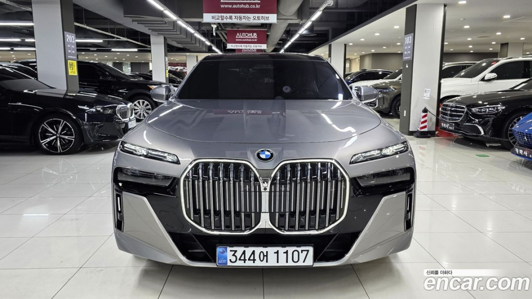 BMW 7-Series 740i xDrive M Sport, 2025