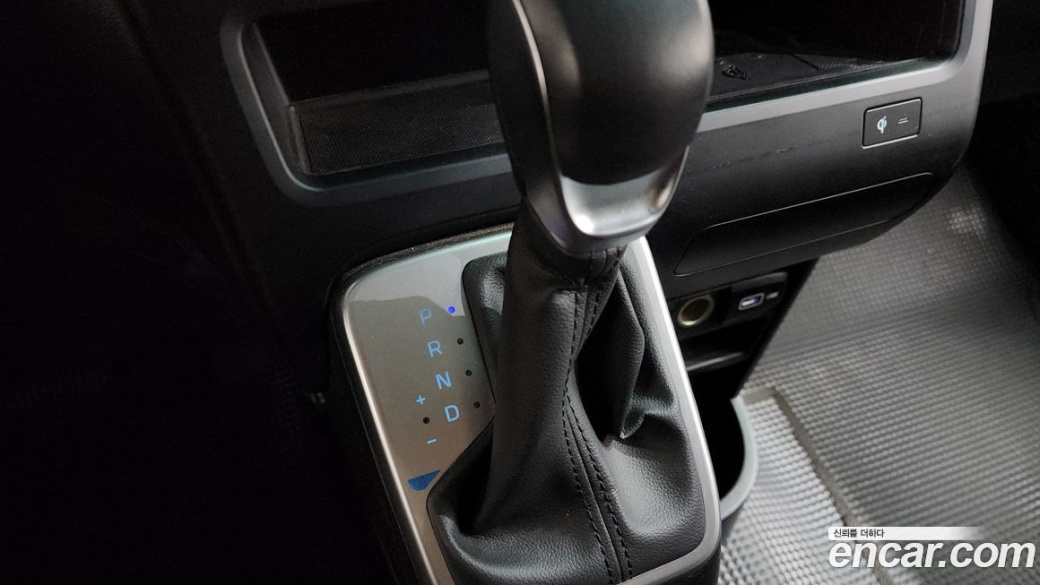 Hyundai Staria Tourer 9-Seater, 2024