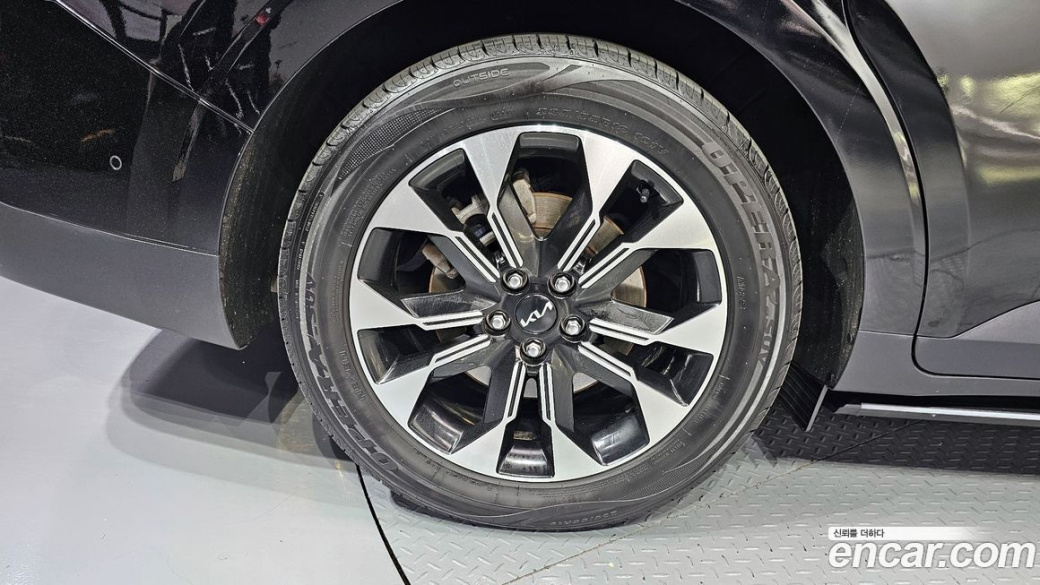 Kia Carnival 7-Seater Signature, 2023