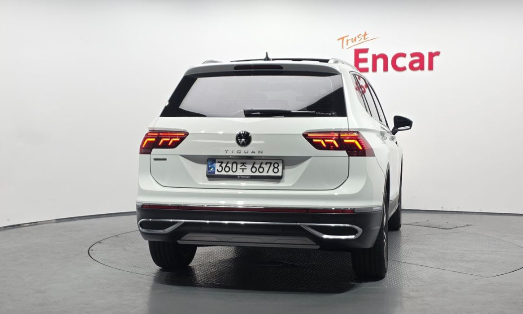 Volkswagen Tiguan 2.0 TSI Prestige, 2024