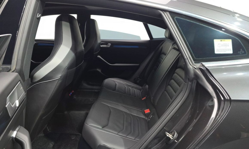 Volkswagen Arteon 2.0 TDI R-LIINE 4Motion, 2022