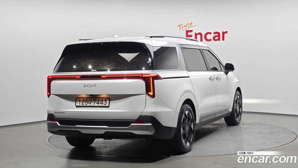 Kia Carnival 9-Seater Prestige, 2024