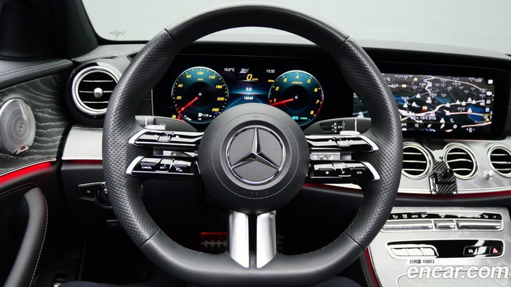 Mercedes-Benz E-Class E350 4MATIC AMG Line, 2023