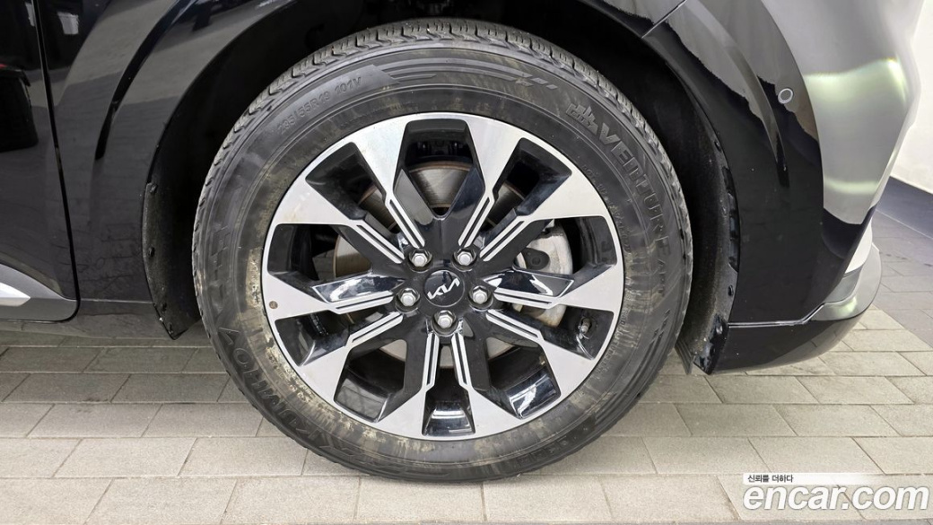 Kia Carnival 9-Seater Hi-Limousine, 2022