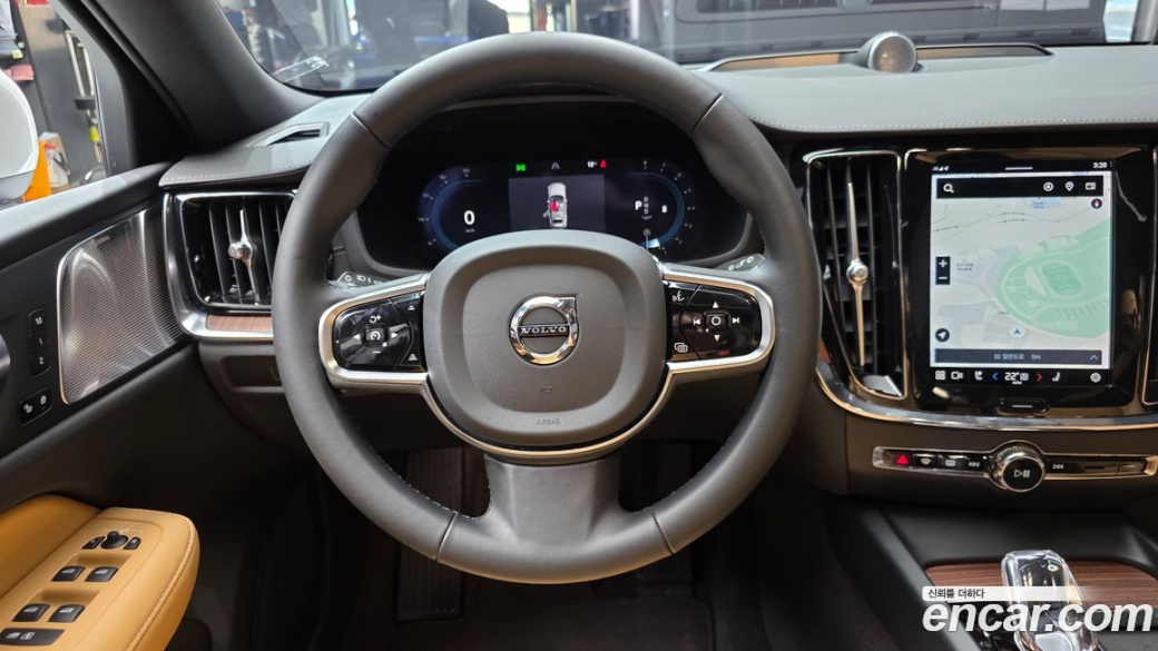 Volvo V60 B5 Ultimate AWD, 2024
