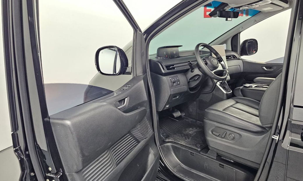 Hyundai Staria Tourer 9-Seater, 2024