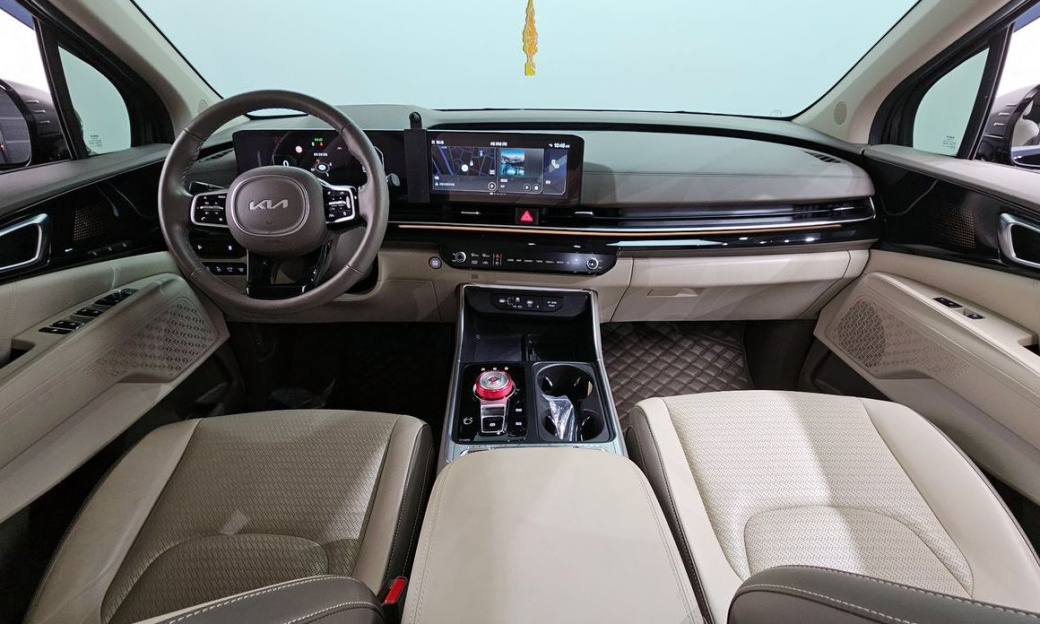 Kia Carnival 9-Seater Gravity, 2025