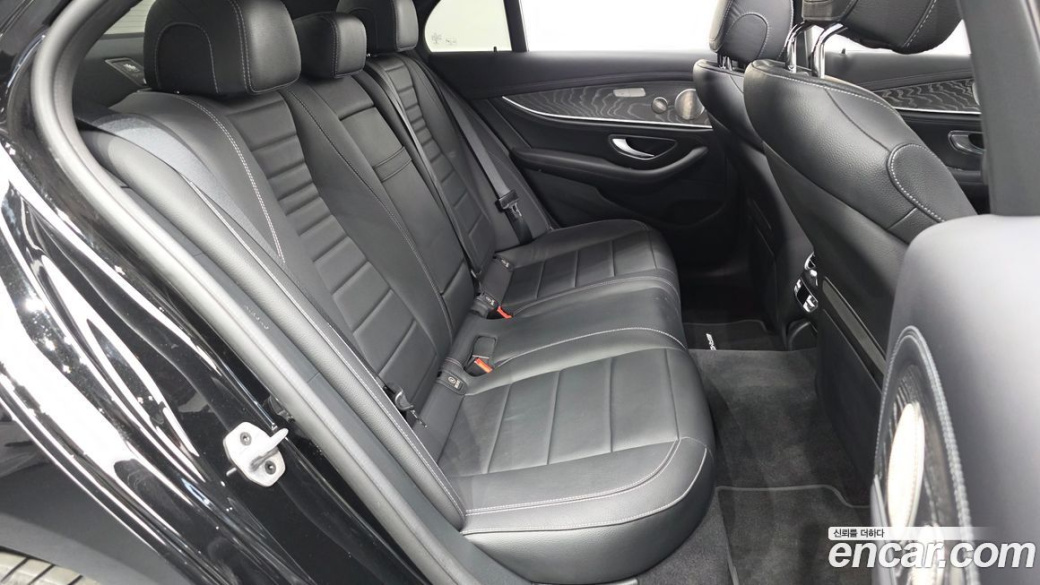 Mercedes-Benz E-Class E350 4MATIC AMG Line, 2022