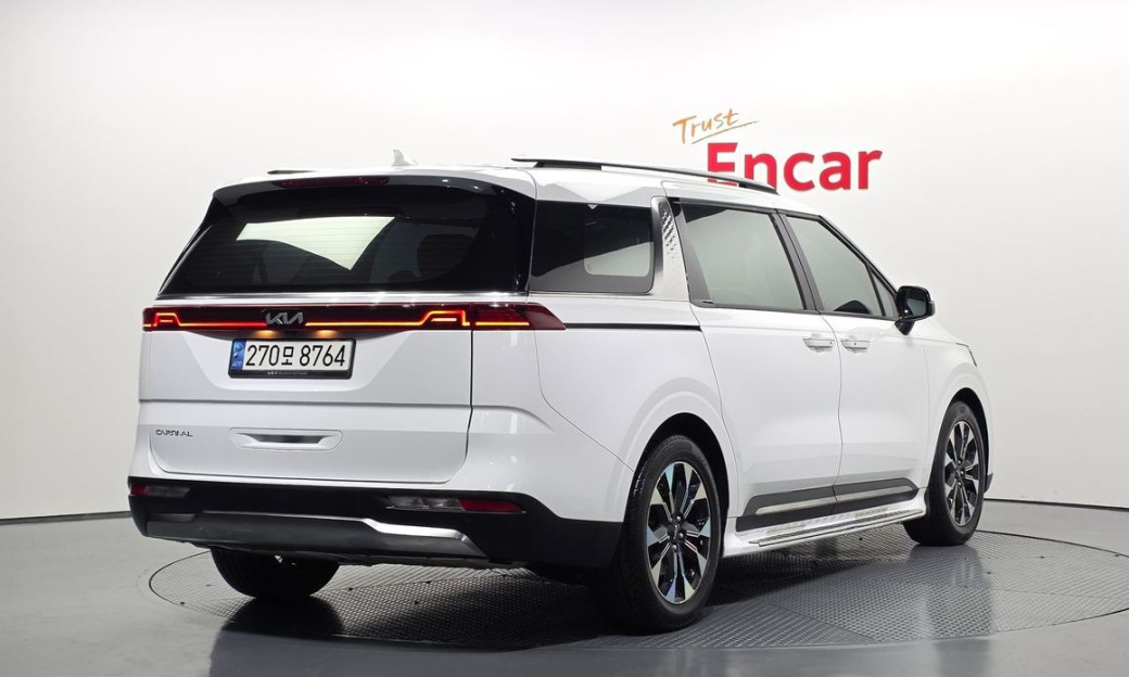 Kia Carnival 7-Seater Signature, 2023