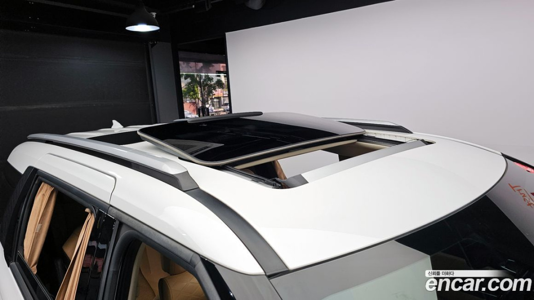 Kia Carnival 9-Seater Signature, 2023