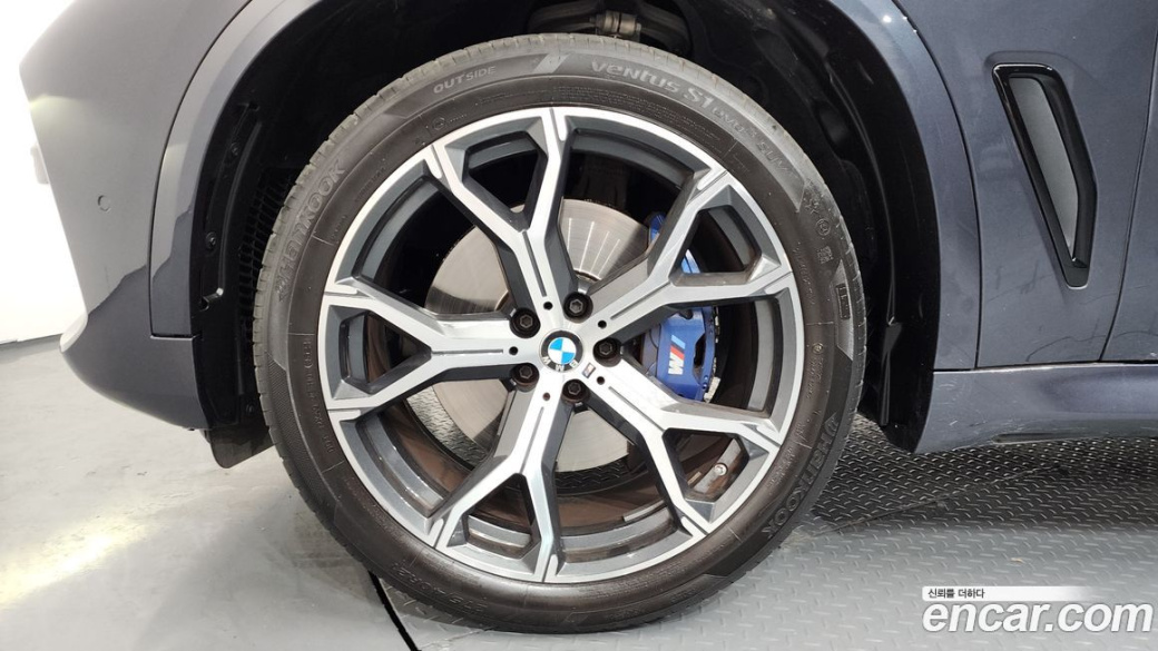 BMW X5 xDrive 40i M Sport, 2022