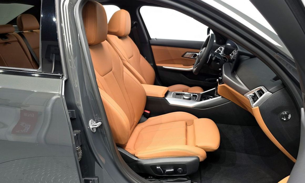 BMW 3-Series 320i M Sport, 2025