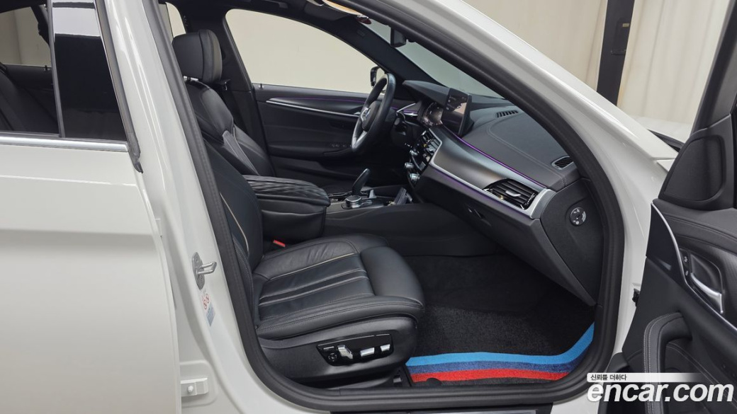 BMW 5-Series 520i M Sport, 2023