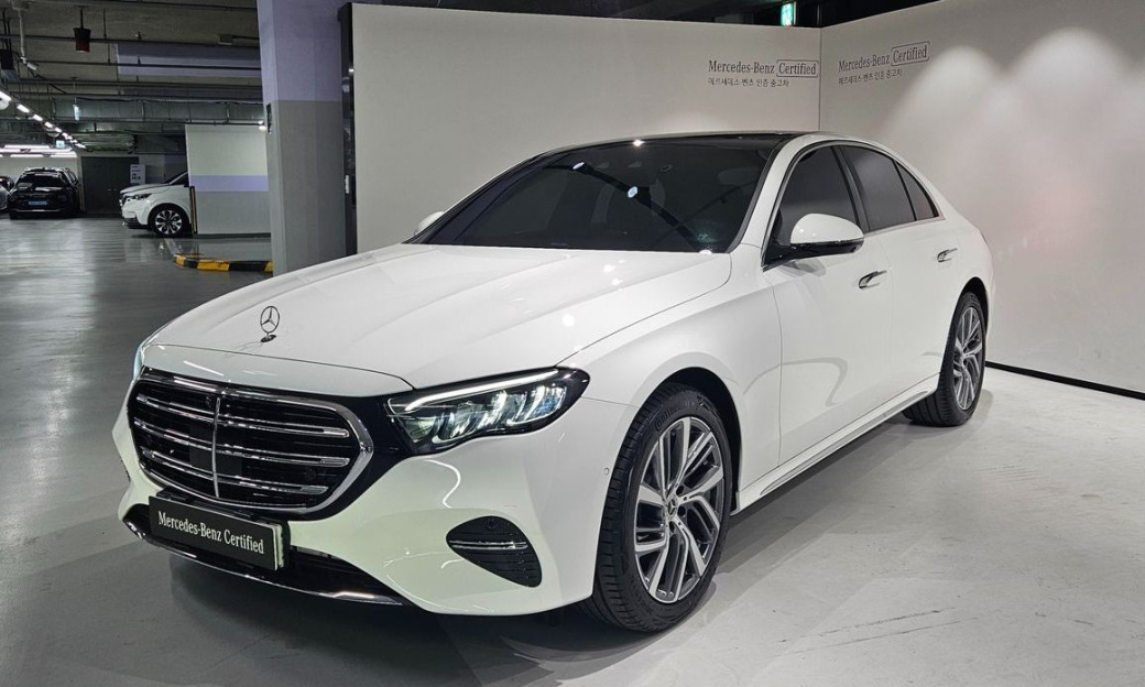 Mercedes-Benz E-Class E220d 4MATIC Exclusive, 2025