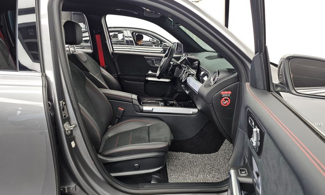 Mercedes-Benz GLB-Class AMG GLB35 4MATIC, 2025
